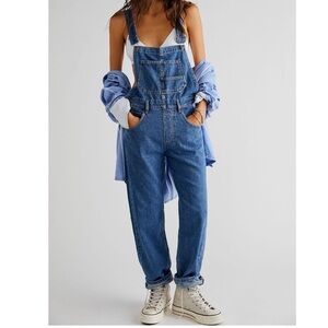 We The Free Ziggy Denim Overalls size Medium